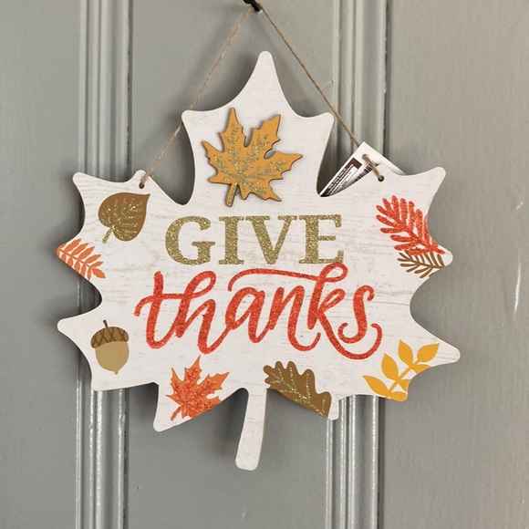 NWT-Give Thanks 🍁 & Fall Breeze- 2 Wood Signs & 2 Buffalo Check Pumpkins Bundle - Picture 4 of 15